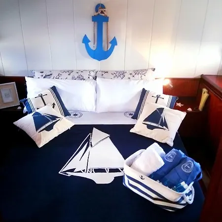 Costanza Boat Bateau-hôtel Marzamemi